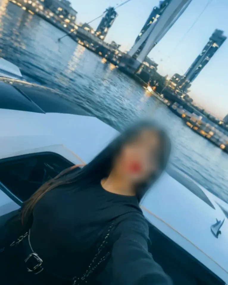 Romana, 35