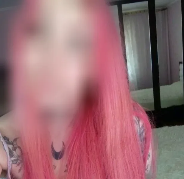 Sabrina, 37